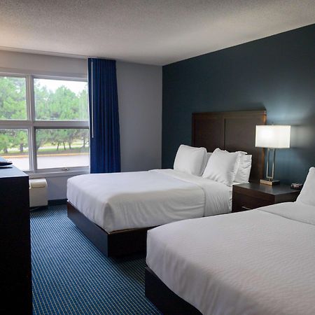 Days Inn By Wyndham Sarnia Harbourfront Esterno foto