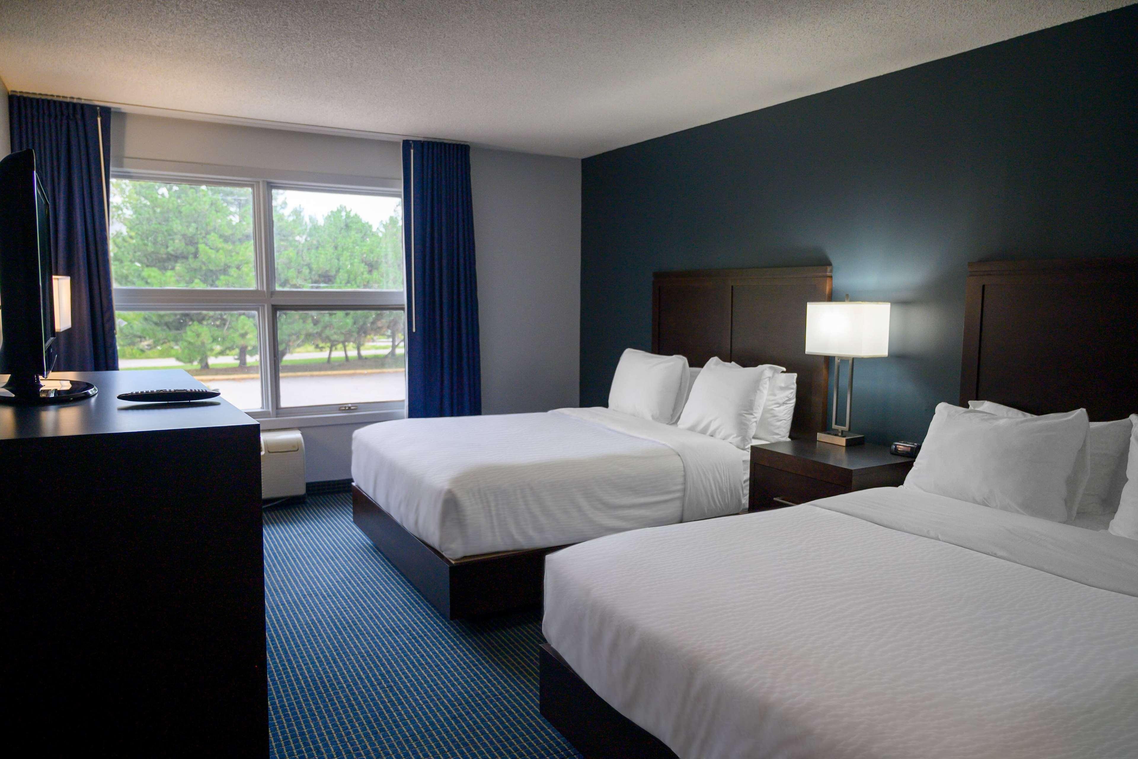 Days Inn By Wyndham Sarnia Harbourfront Esterno foto