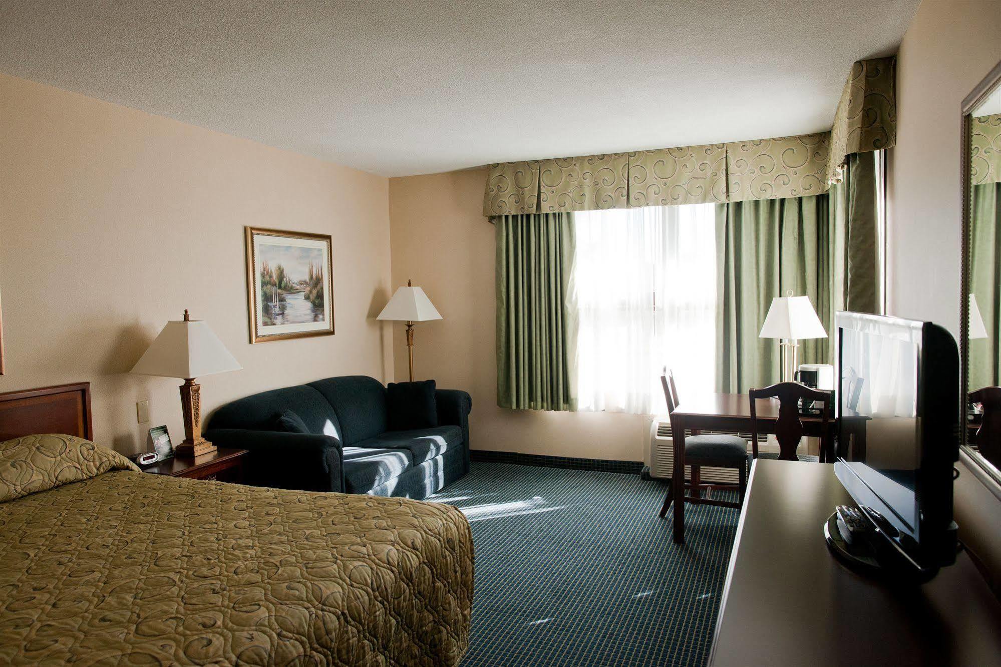 Days Inn By Wyndham Sarnia Harbourfront Esterno foto